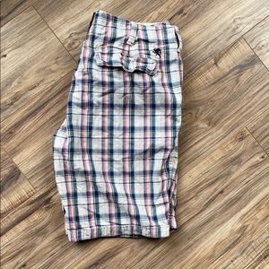 Men’s Plaid Express shorts.